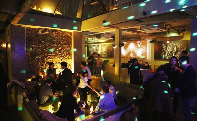 what to do in hanoi at night savage club